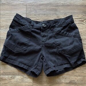 Black Cargo Shorts with Textured Cotton and Mid-Thigh Length
